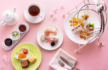 【横浜ベイホテル東急/ラウンジ「ソマーハウス」】“桜×抹茶”の和風ムースなど春の素材が詰まった「さくら　アフタヌーンティー」